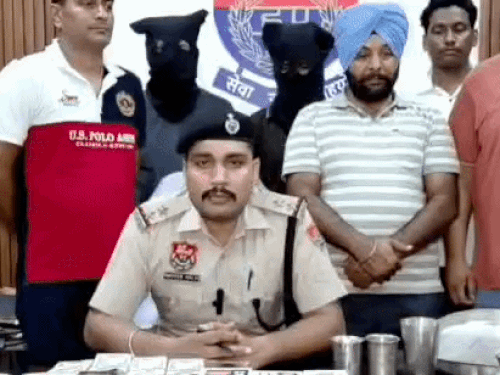 पंचकूला में 10 महीने पुरानी चोरी का खुलासा:2 शातिर गिरफ्तार, 35 लाख का सोना-चांदी और 15 लाख कैश बरामद, पहले से चल रहे 13 केस