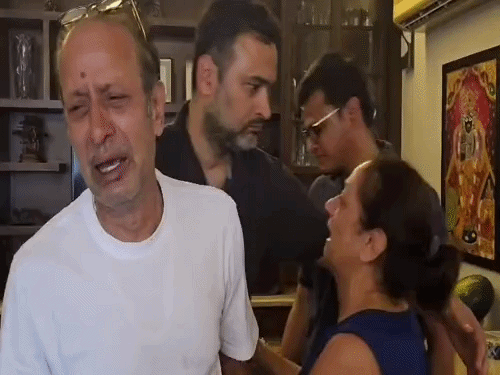 गुरुग्राम हिट-एंड-रन मामले में लाचार माता-पिता का छलका दर्द:जांच को लेकर पुलिस पर गंभीर आरोप, कहा-हमारा बेटा चला गया, जिम्मेदार खुलेआम घूम रहे हैं