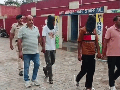 पंचकूला में निर्माण सामग्री चोरी का खुलासा:2 आरोपी गिरफ्तार, वारदात में इस्तेमाल पिकअप बरामद, इंडस्ट्रियल एरिया के निर्माणाधीन प्लॉटों से करते थे चोरी