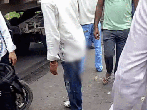रेवाड़ी में ट्रॉले ने कंपनी कर्मी को कुचला, मौत:पहिया ऊपर चढा; बाइक पर ड्यूटी के लिए जा रहे थे