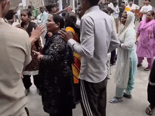 चंडीगढ़ में रिटायर्ड आईपीएस की कोठी में मौत:परिजनों का अस्पताल में हंगामा, हत्या की जताई आशंका; निष्पक्ष जांच की मांग