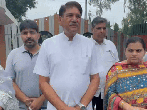 चंडीगढ़ में PM के दौरे पर AAP हमलावर:अध्यक्ष विजयपाल का तंज, बदहाली का जवाब दे BJP; कहा-सफाई अभियान राजनीति से प्रेरित