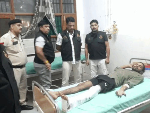 रेवाड़ी में पुलिस की बदमाशों के साथ मुठभेड़:2 के पांवों में लगी गोली; पहले 25 केस; SI बुलेट प्रूफ जैकेट ने बचाए