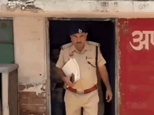 नूंह में वाहन चोर गिरफ्तार, 6 बाइक बरामद:गुरुग्राम और दिल्ली से चुराई; अंतरराज्यीय नेटवर्क से जुड़े होने की आशंका