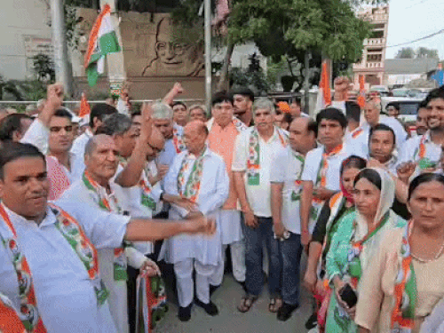 केंद्रीय शिक्षामंत्री के इस्तीफे पर सोनीपत कांग्रेस का विजय मार्च:जिलाध्यक्ष ने संघर्ष की जीत बताया; परीक्षा व्यवस्था में सुधार की मांग