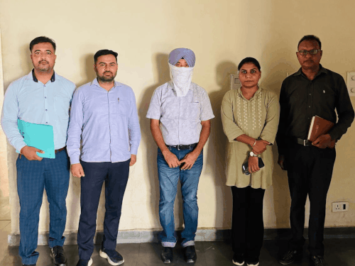 कपूरथला में ​रिश्वत मांगने पर साइंस टीचर गिरफ्तार:सरकारी स्कूल में छात्राओं के साइकोमेट्रिक टेस्ट का काम देने के लिए मांगे थे रुपए