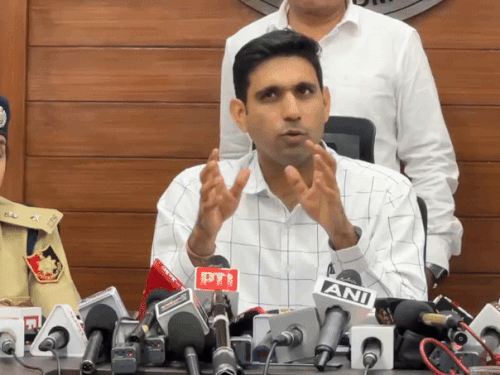 चंडीगढ़ के स्कूलों में कार पूलिंग को मिलेगा बढ़ावा:DC की एडवाइजरी, बच्चों को एक वाहन से लाने-ले जाने की व्यवस्था