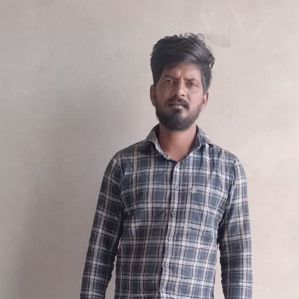 सिरसा में युवक लापता, नहर किनारे मिली बाइक:डेढ़ साल की बेटी भी गायब, बिना बताए घर से निकला, परिजनों को सुसाइड का शक