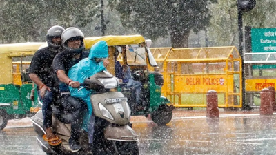 Monsoon onset brings relief: Heavy rain lashes parts of Delhi-NCR; IMD issues warning | Delhi News