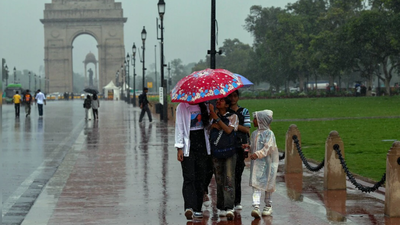 Rain lashes parts of Delhi; IMD issues ‘yellow alert’ | Delhi News