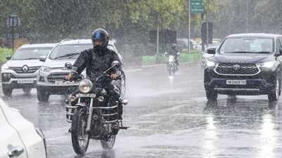 Delhi weather: IMD issues yellow alert for rain, thunderstorm; AQI drops to 54 | Delhi News