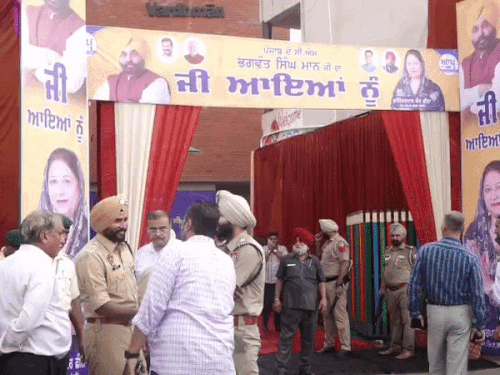 बारिश के बीच सीएम मान ने दी लुधियाना को सौगात:लोहारा स्कूल में 'वर्धमान ब्लॉक' का किया उद्घाटन