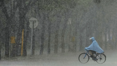 Weather tomorrow: IMD warns of extremely heavy rain in 14 states; hot and humid conditions to persist in southern states | Delhi News