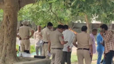 20-year-old man found dead in northeast Delhi | Delhi News