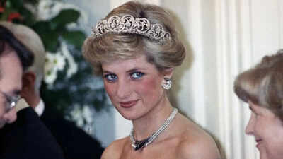 Quote of the day by Princess Diana: “Carry out a random act of kindness, with no expectation of reward…” | World News
