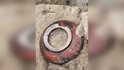 Rare intact red-slipped pot with fish graffiti unearthed in Keeladi | Madurai News