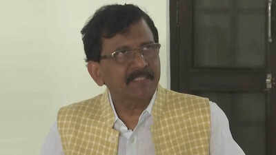shiv-sena-leader-sanjay-raut-condemned-police-action-against-student-protesters.jpg