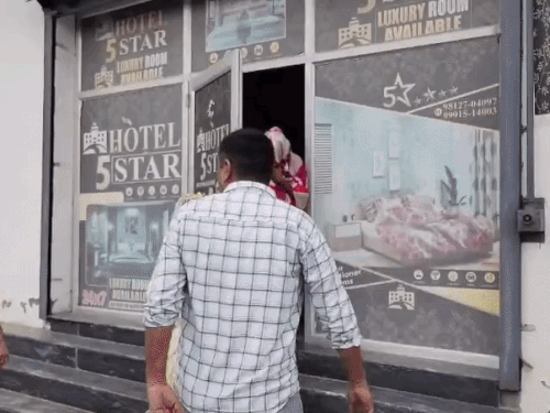 कैथल के होटल में पुलिस की रेड:3 जोड़े आपत्निजनक हालत में पकड़े; करनाल-नरवाना से बुलाई गई थी लड़कियां