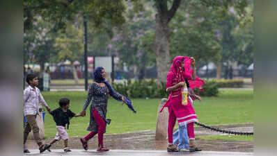 Cloudy skies to persist in Delhi; IMD forecasts light rain | Delhi News