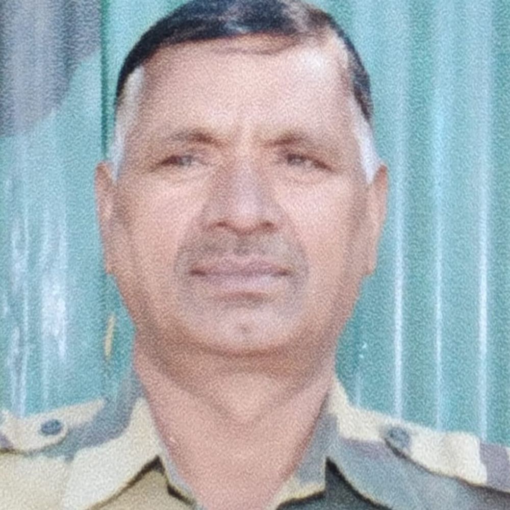 नारनौल में BSF जवान का सैन्य-सम्मान से अंतिम संस्कार:पिछले 20 दिनों से चल रहे थे बीमार; अमृतसर में थी पोस्टिंग