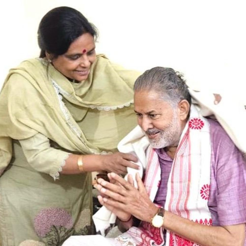 पंचकूला में रामबिलास शर्मा से मिलने पहुंचीं BJP प्रदेशाध्यक्ष:अर्चना ने संगठन में अनुभव को बताया अमूल्य; बोलीं- कठिन वक्त में पार्टी के साथ