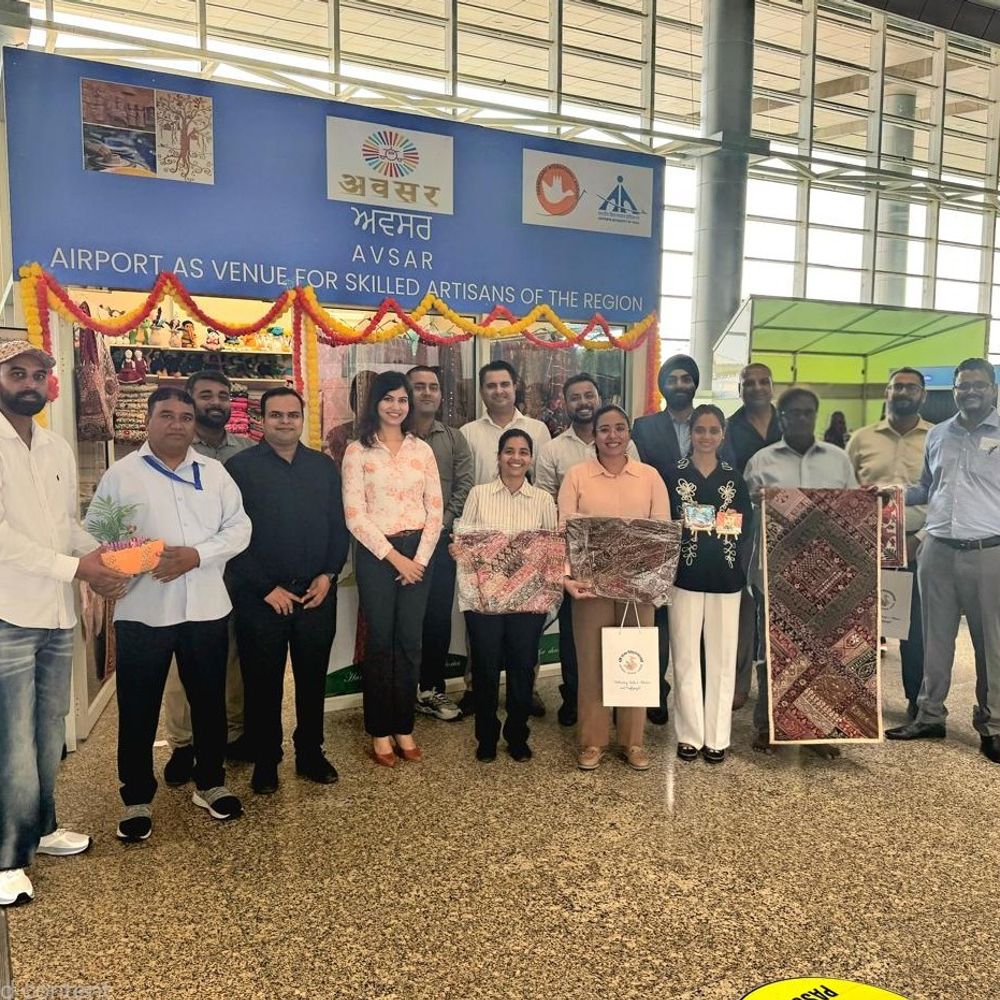चंडीगढ़ में वन एयरपोर्ट वन प्रोडक्ट स्टॉल शुरू:लोकल कारीगरों के हुनर को मिलेगी ग्लोबल पहचान, देश-विदेश के यात्री खरीद सकेंगे स्थानीय उत्पाद