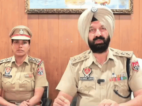 अमृतसर में श्री सुखमनी साहिब की बेअदबी:नशे के लिए मां से पैसे न मिलने पर बेटे ने गुटका साहिब के अंग फाड़े