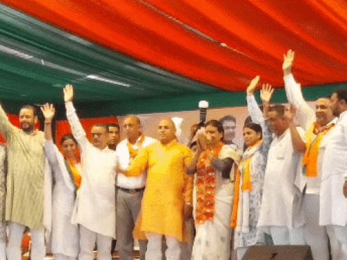 रोहतक में भाजपा प्रदेशाध्यक्ष अर्चना गुप्ता का सम्मान समारोह:पूर्व मंत्री ग्रोवर और पूर्व सांसद रामचंद्र रहे शामिल, गगन हरियाणवी ने बांधा समां