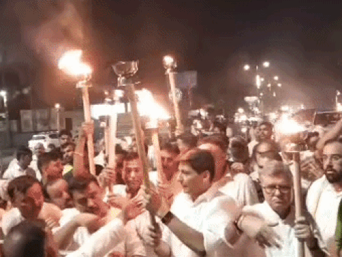 रोहतक में कांग्रेस ने भरत-तिवारी की याद में जुलूस निकाला:बिहार के एनकाउंटर को बताया मर्डर; MP-MLA रहे मौजूद