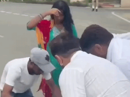 घायल महिला देख रुके केंद्रीय मंत्री चिराग पासवान:इलाज का प्रबंध कराया; अपनी गाड़ी में अस्पताल भेजा, अमृतसर से जा रहे थे जालंधर